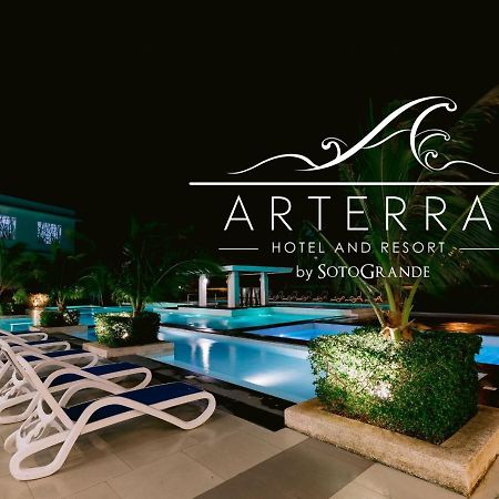 Arterra Hotel And Resort มักตัน ภายนอก รูปภาพ